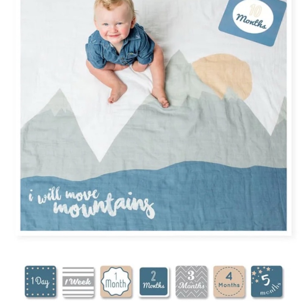 Lulujo Mountain-Themed Baby Milestone Blanket
